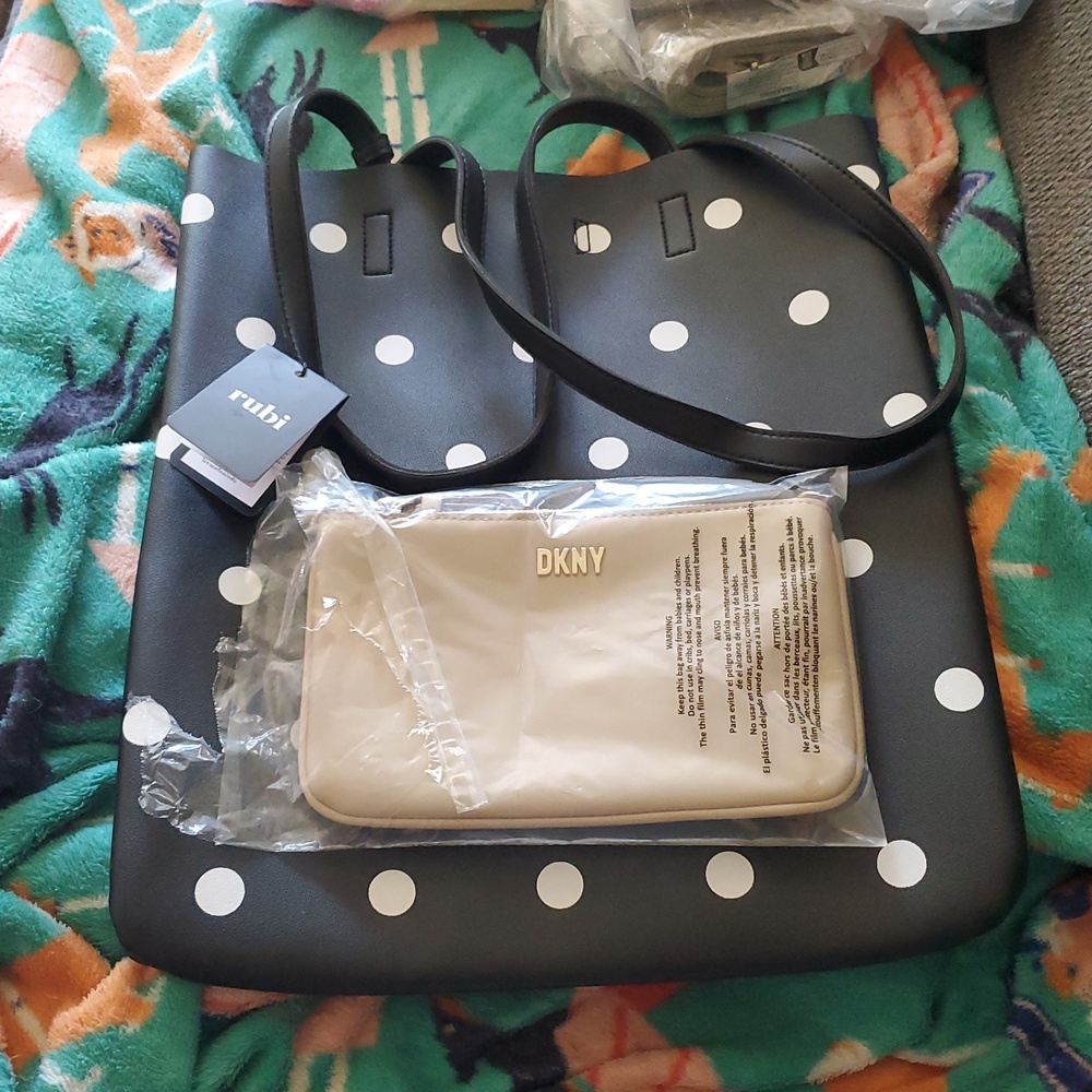 Bag & Wristlet bundle